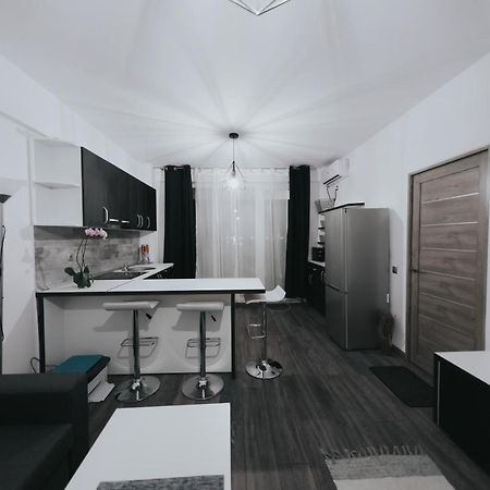 Urban Apartment Орадеа Екстериор снимка