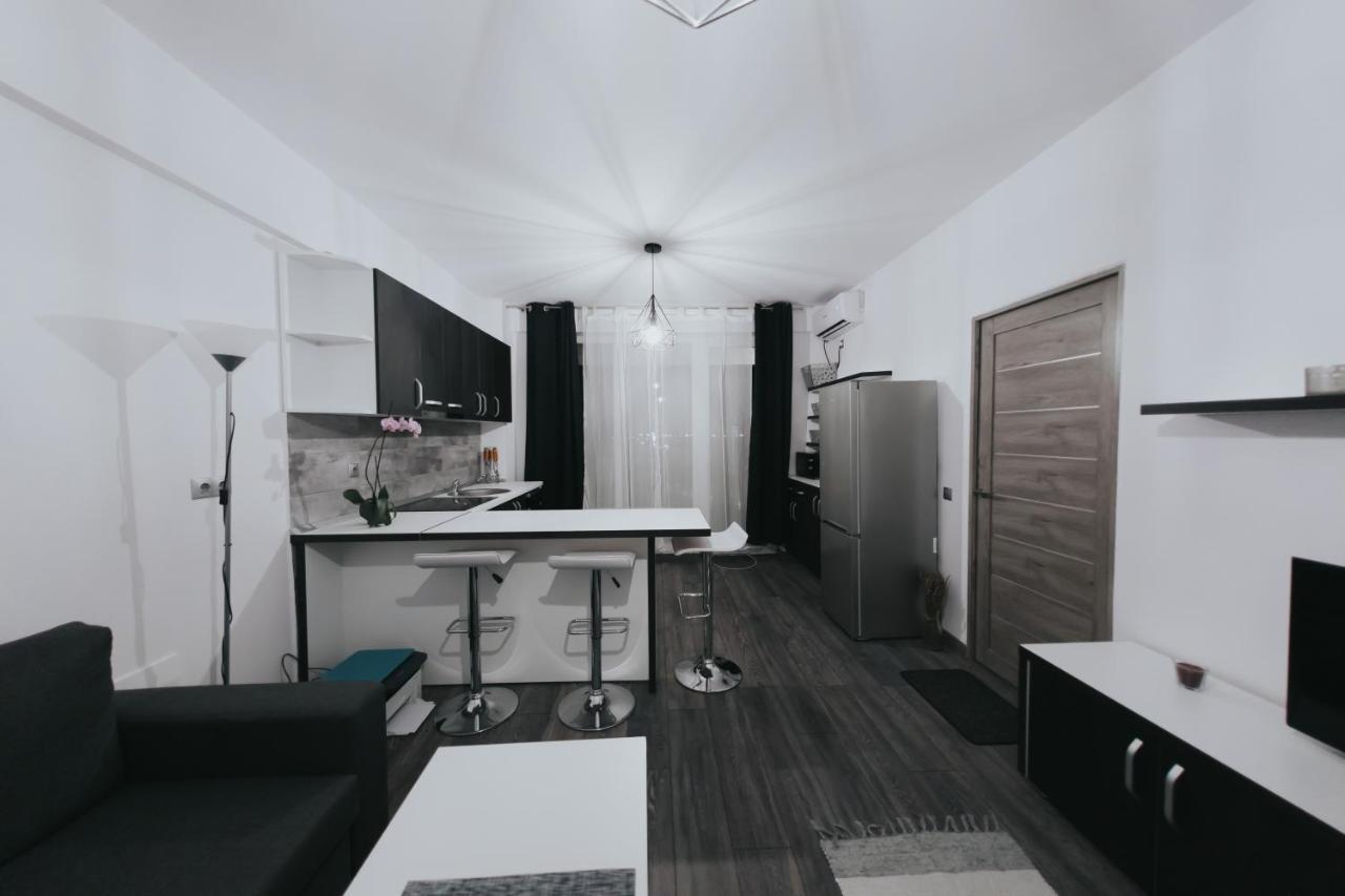 Urban Apartment Орадеа Екстериор снимка
