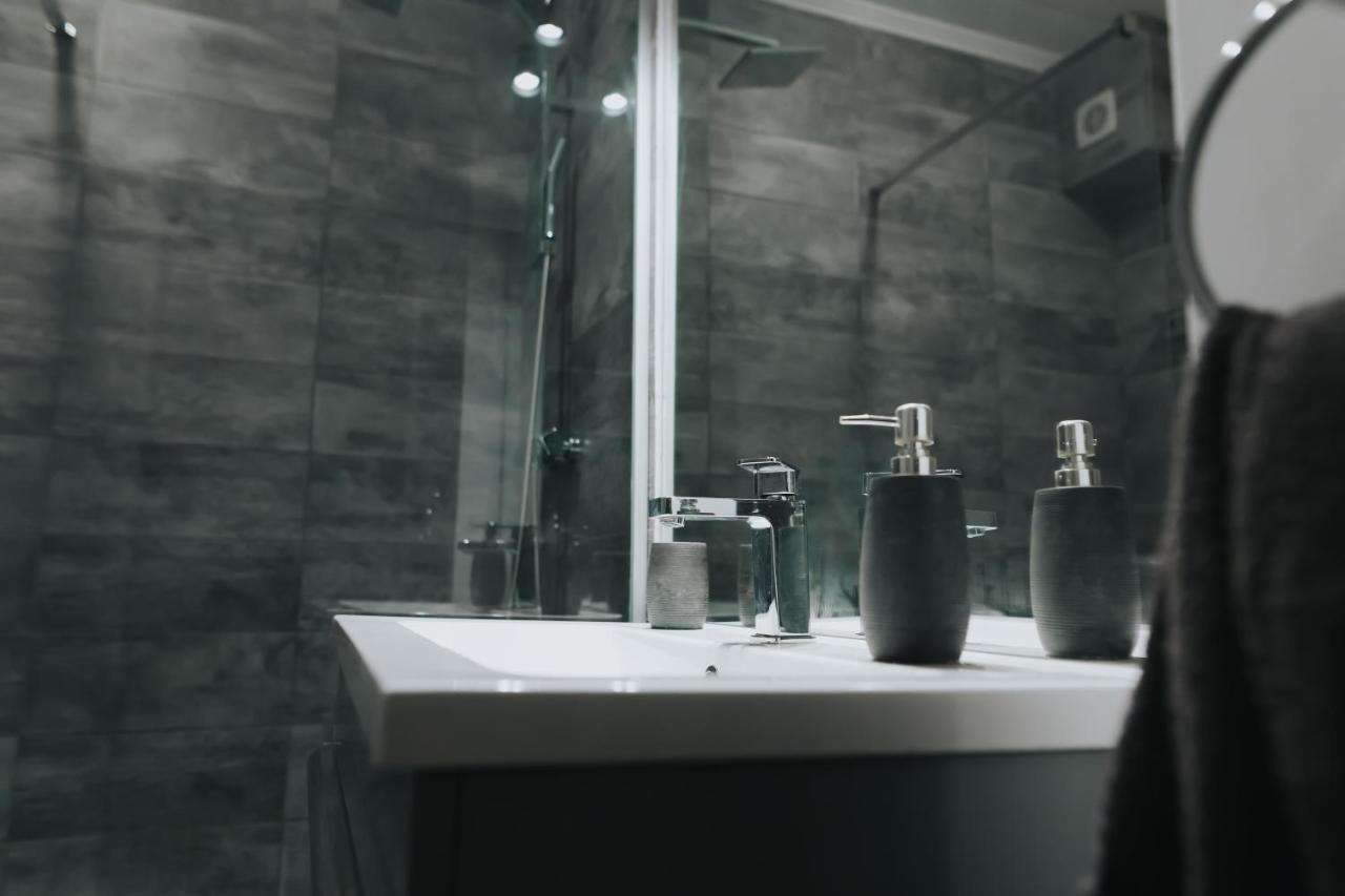 Urban Apartment Орадеа Екстериор снимка